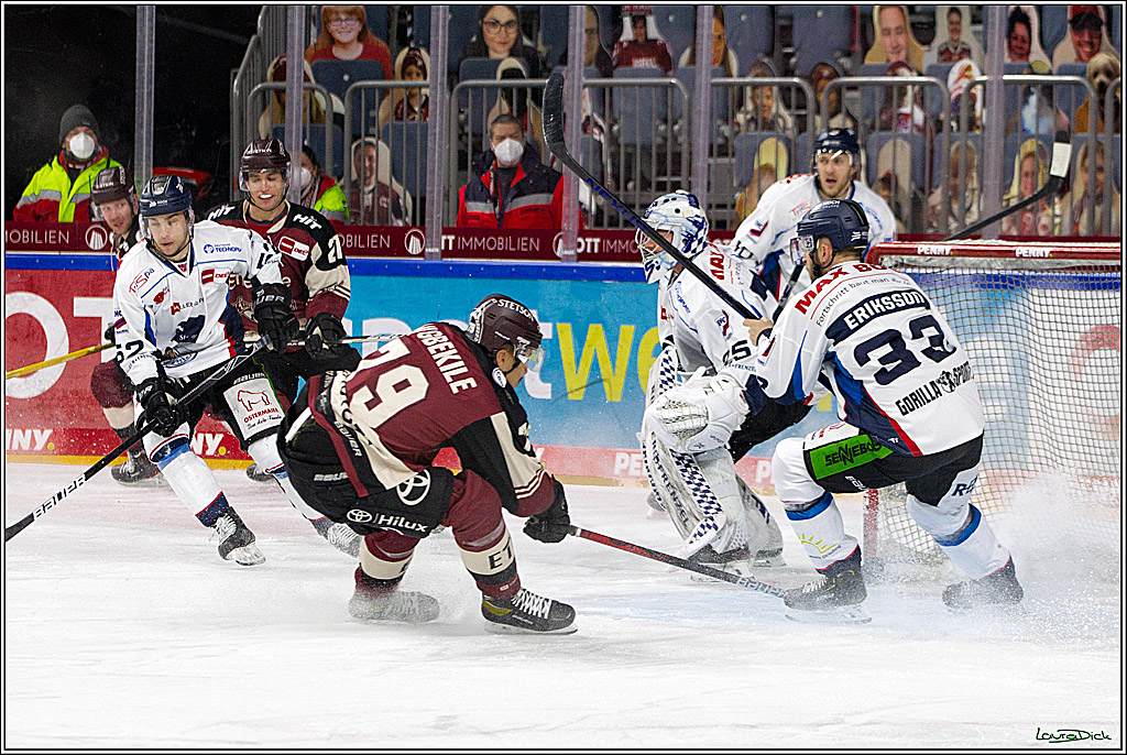 PENNY DEL;  Koelner Haie - Straubing Tigers; Koeln, 14.04.2021